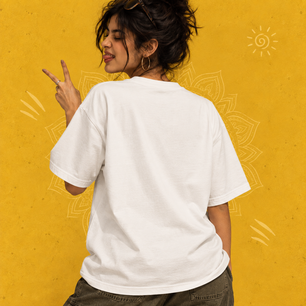 Quietly Oversized Graphic T-Shirt – White